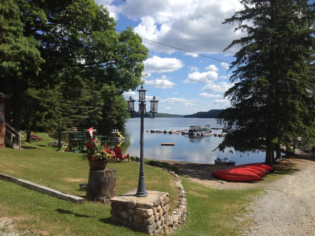 Little Hawk Resort & Marina Algonquin Highlands Eksteriør billede