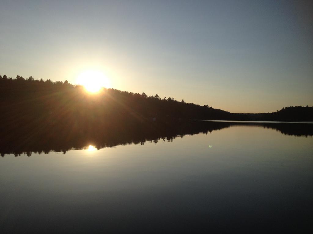 Little Hawk Resort & Marina Algonquin Highlands Eksteriør billede