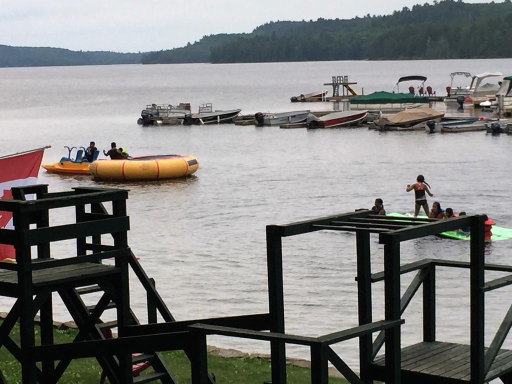 Little Hawk Resort & Marina Algonquin Highlands Eksteriør billede